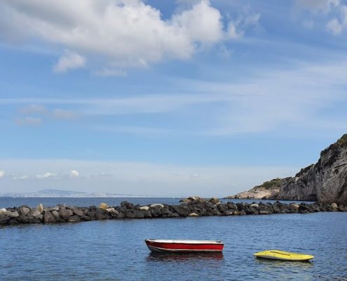 Panorama dalla spiaggia di San montano a Massa Lubrense